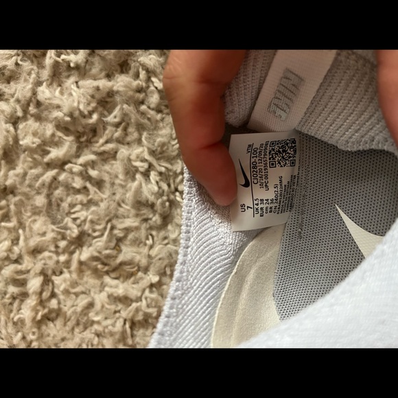 NIKE react laceless running shoes - Picture 3 of 3